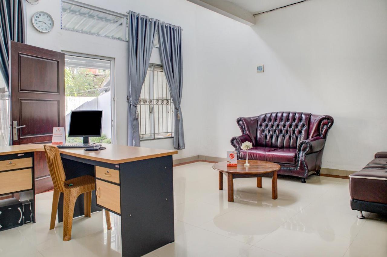 Oyo 3690 Wisma Yani Syariah Padang  Exterior foto