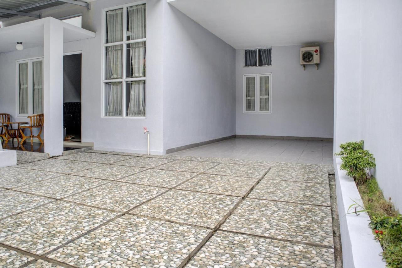 Oyo 3690 Wisma Yani Syariah Padang  Exterior foto