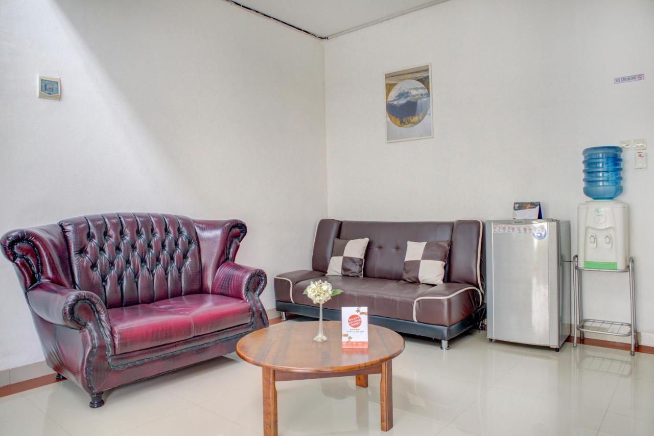 Oyo 3690 Wisma Yani Syariah Padang  Exterior foto
